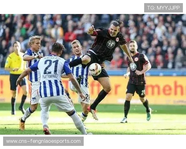 十人巴黎FC1-1勒阿弗尔，保级战双方各取一分。
